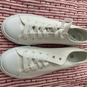 Amazon Women's White Sneakers